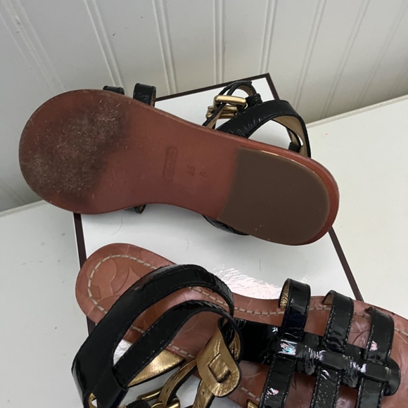 Coach - Picture 7 of 9